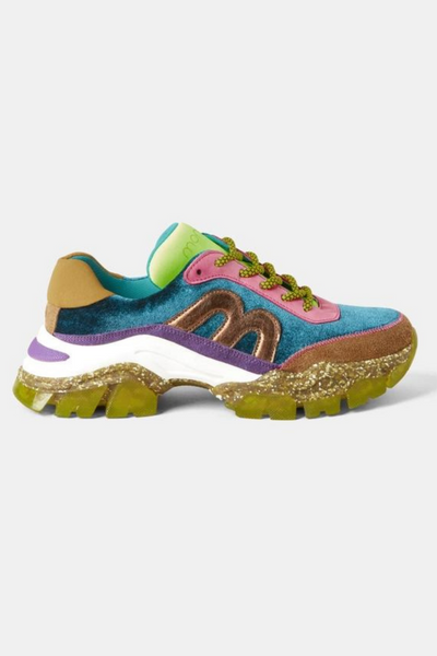 Outside side view of Momoni Puffin Shoes