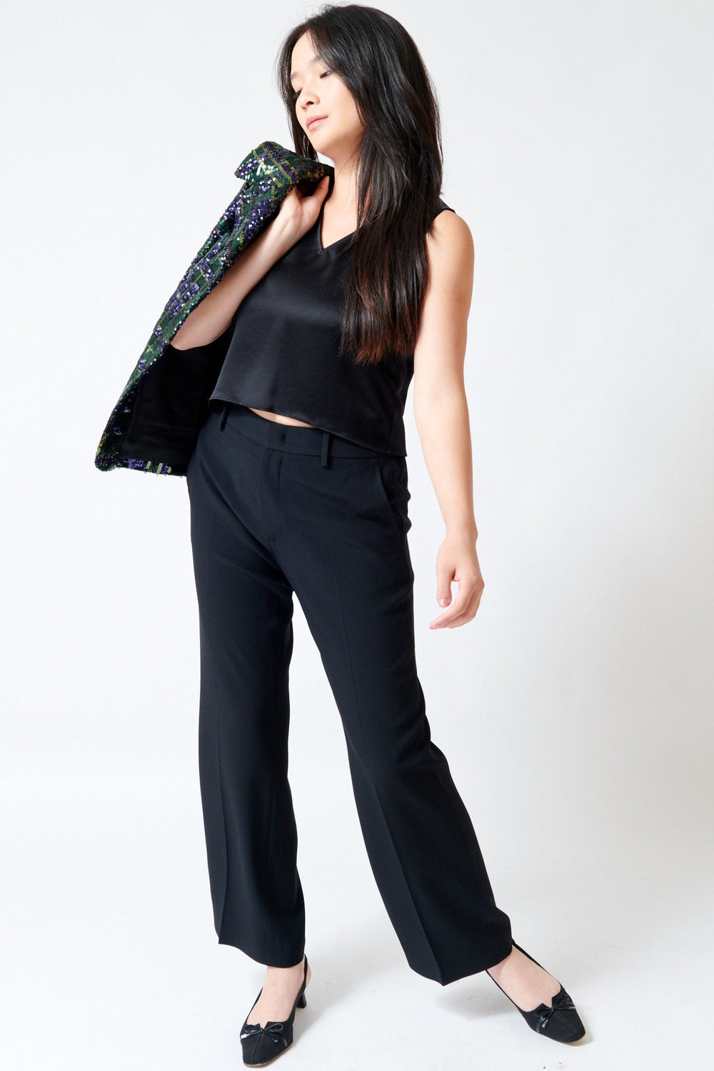 Lilly wearing N°21 Viscose Acetate Elastic Back Pant front view