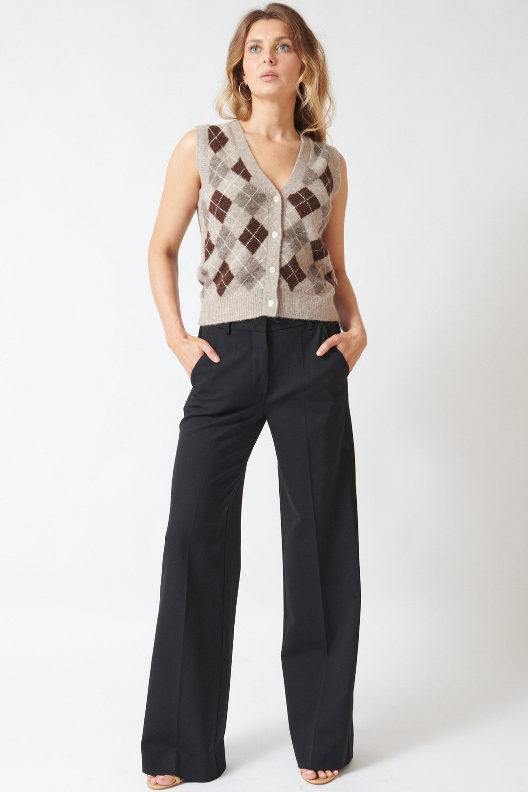 Mari wearing P.A.R.O.S.H. Liliuxy Trouser front view