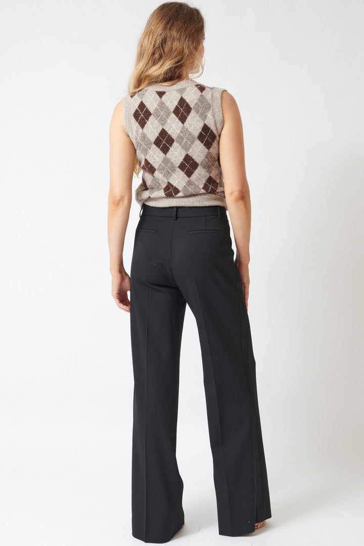 Mari wearing P.A.R.O.S.H. Liliuxy Trouser rear view