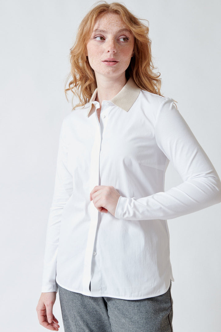 Waverly wearing Peserico Plain Stretch Cotton Poplin Stretch Jersey Shirt front view