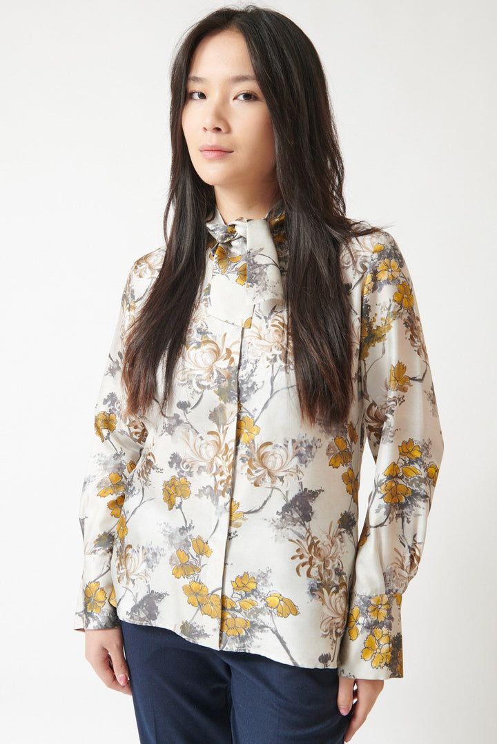 Lilly wearing Rosso 35 Jenna Blouse front view