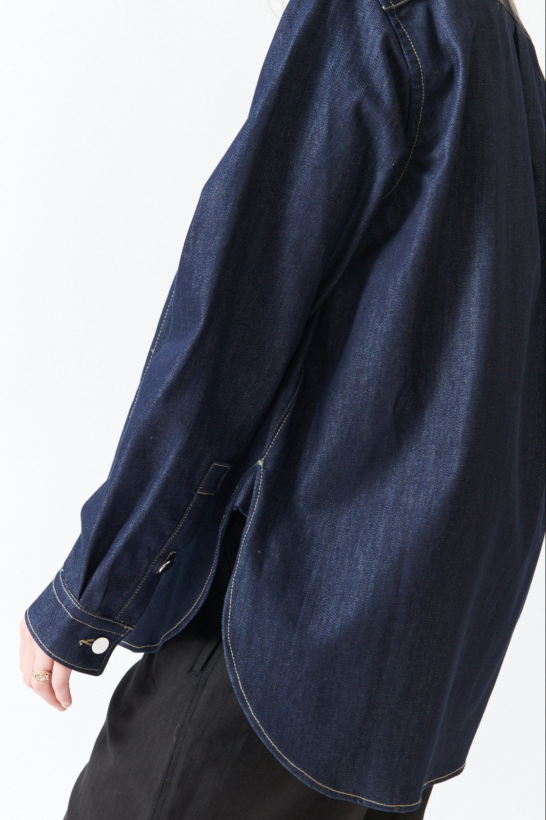 Madi wearing Sofie D'Hoore Barna Shacket side/detail view