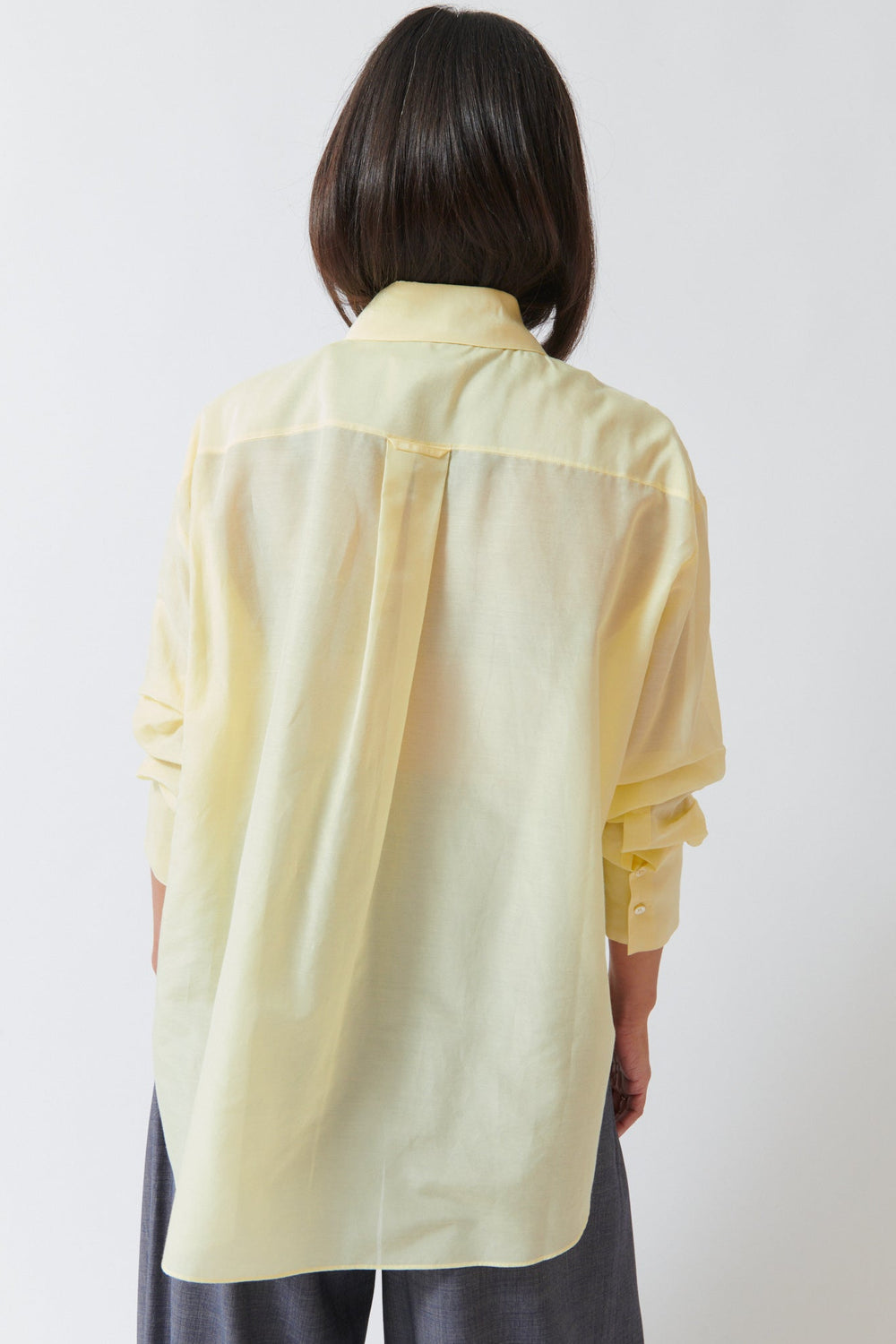Amanda wearing TWP Big Joe Shirt Flan rear view