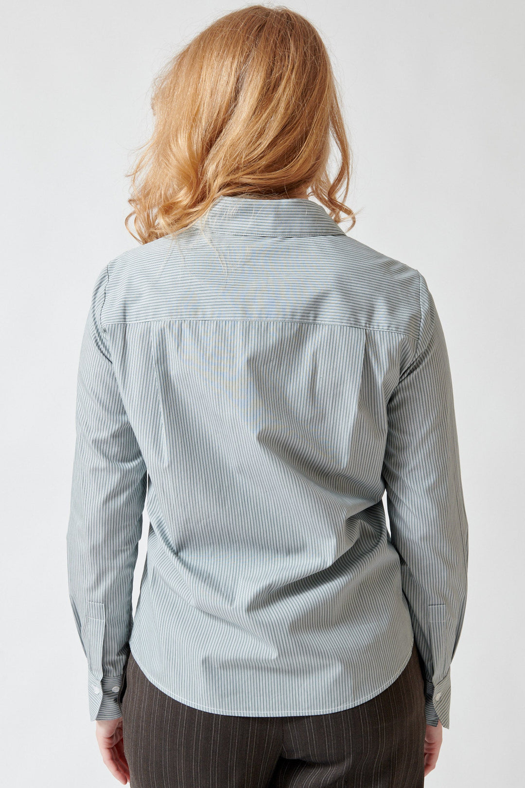 Waverly wearing TWP Cowboy Update Shirt rear view