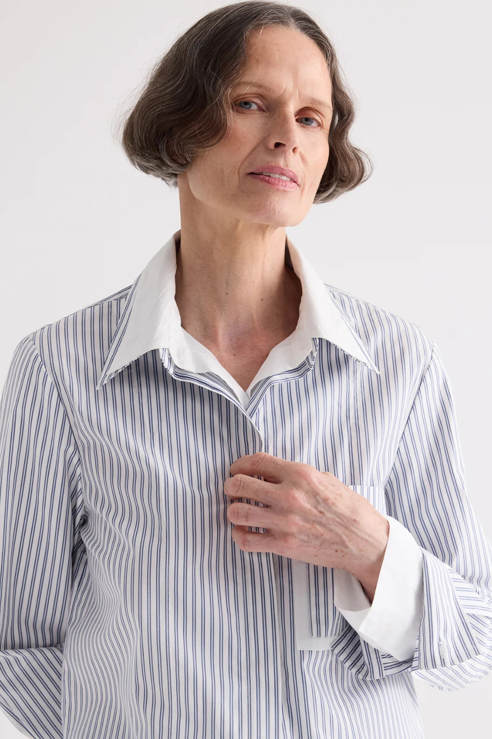 Model wearing TWP Double Layer Boyfriend Shirt White Navy front/detail view