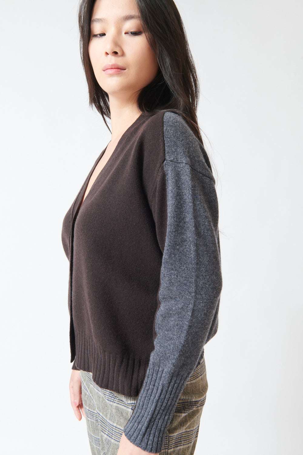 Lilly wearing Rosso 35 Virgin Wool And Cashmere Ellie Cardigan side view