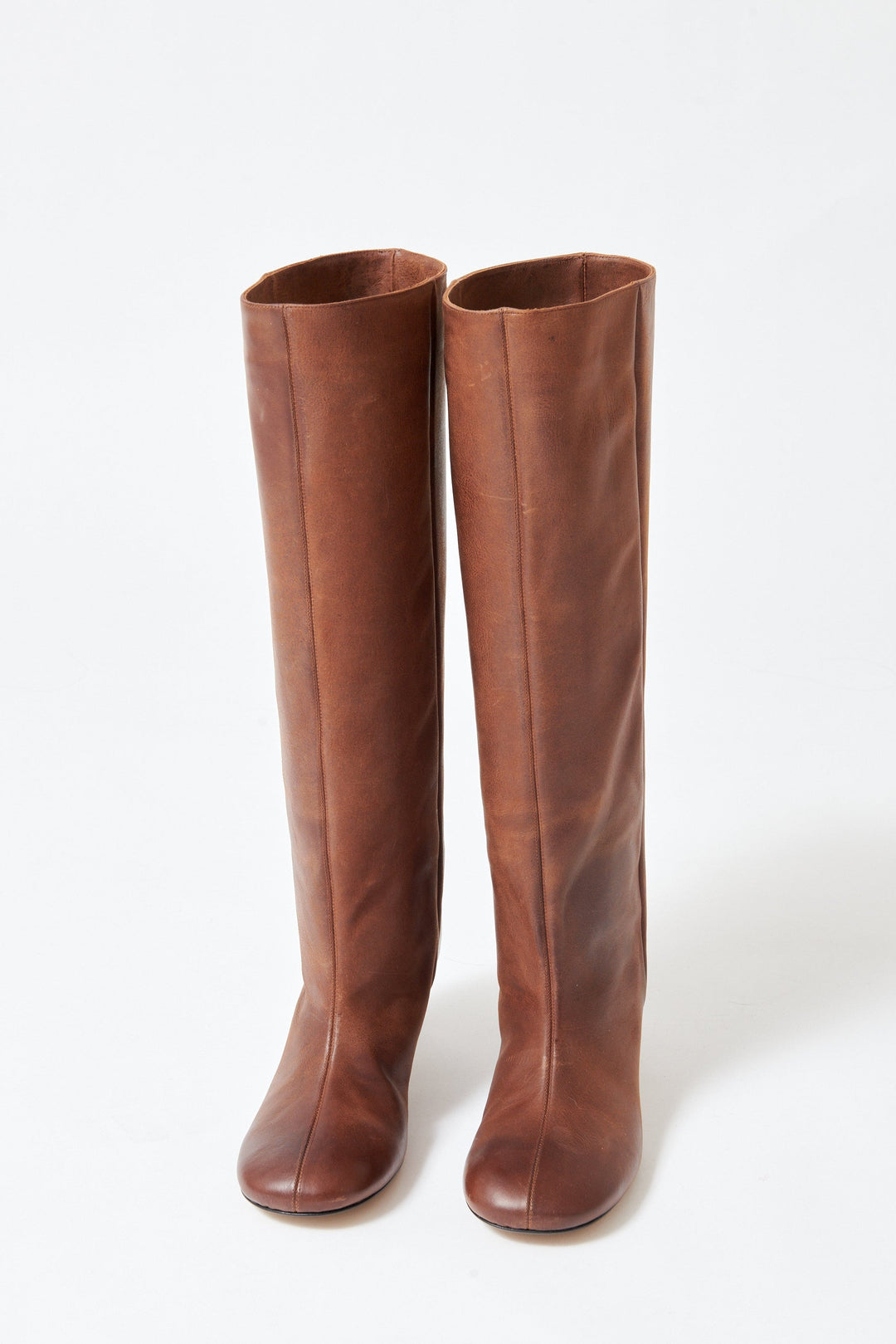 Flat lay of Tela Miyuki Boot front view