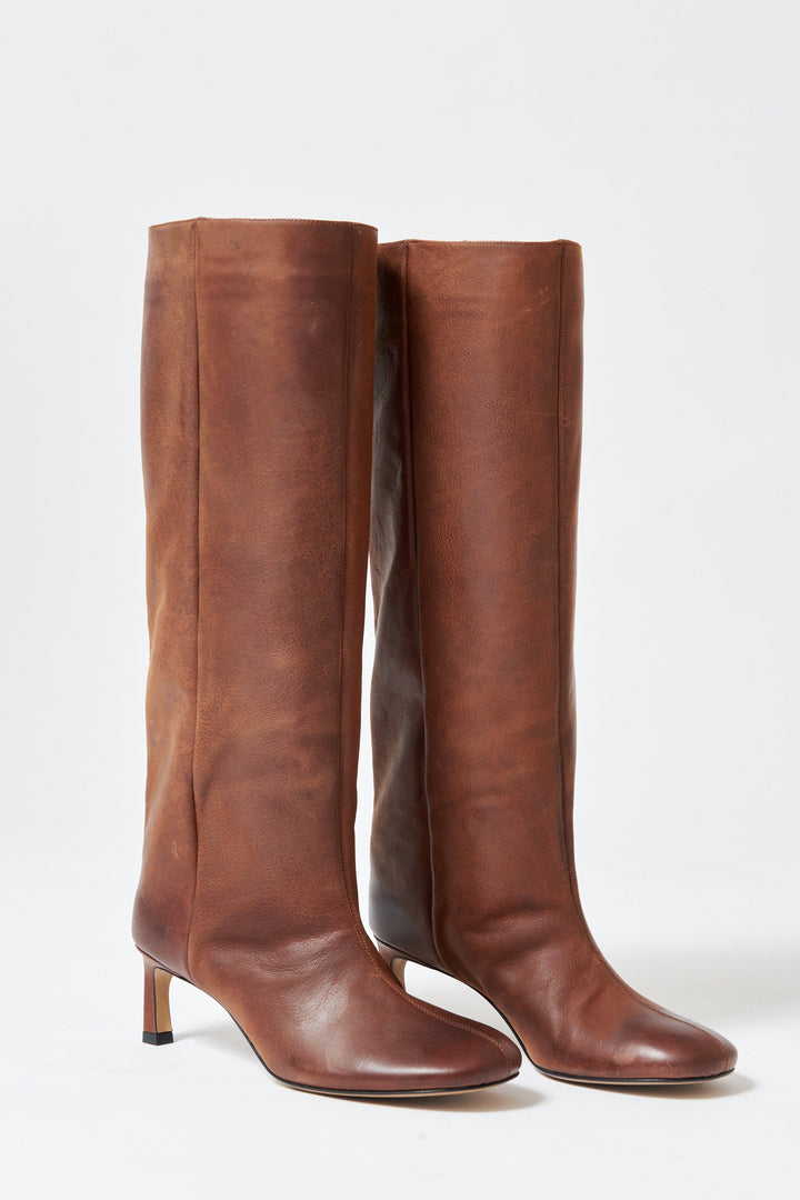 Flat lay of Tela Miyuki Boot side view