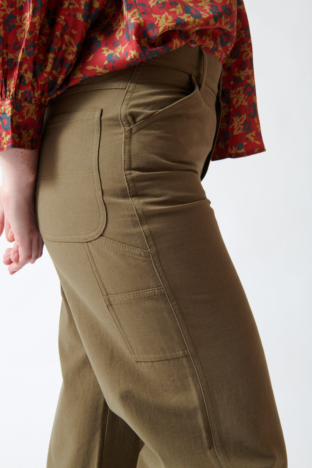 Waverly wearing The Great The Mill Pant Olive side view