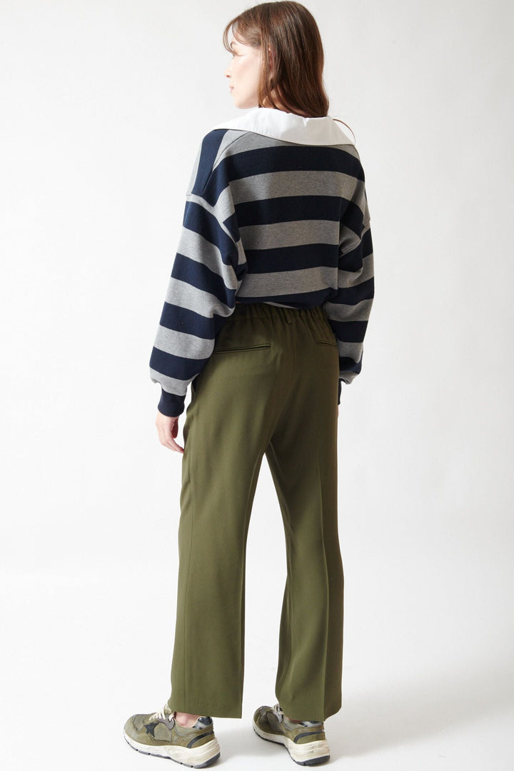 Angela wearing N°21 Elastic Back Rick Trouser rear view