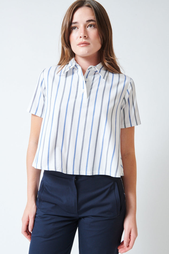 Julia wearing WE-AR4 The Crew Shirt Navy Multi front view