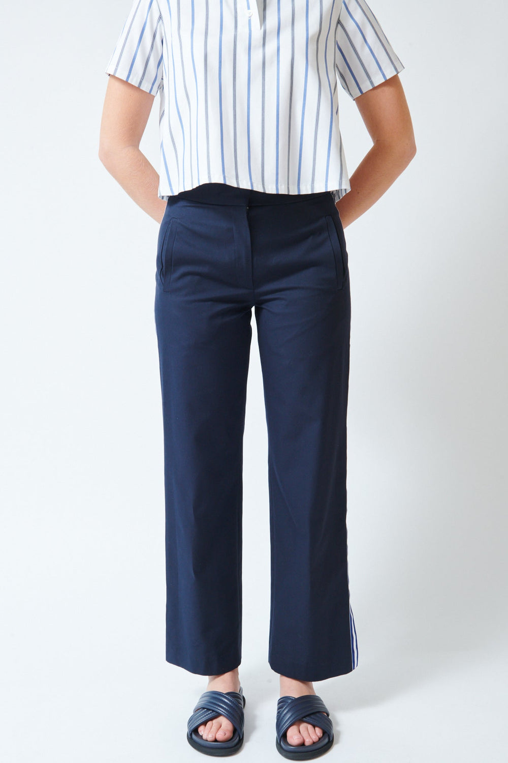 Julia wearing WE-AR4 The Street Pant Navy front view