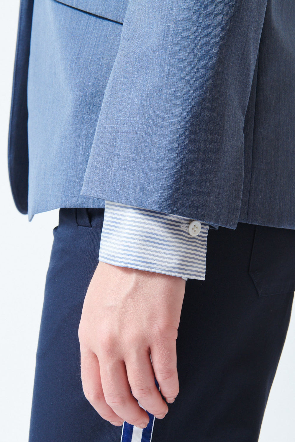 Julia wearing WE-AR4 The Venue Blazer Smoke Blue sleeve detail side view