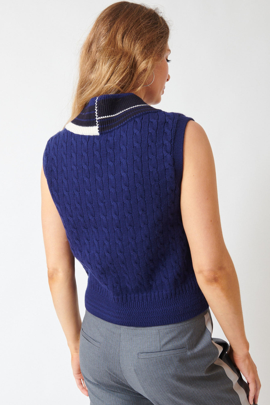 Mari wearing WE-AR4 The Retro Vest rear view