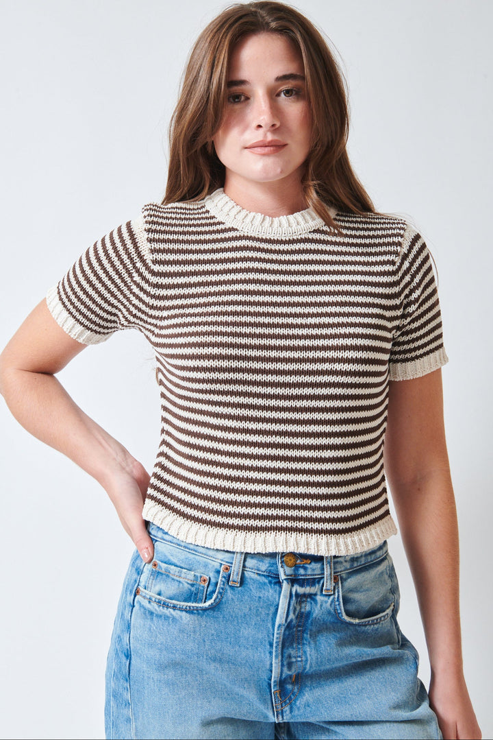 Julia wearing White + Warren Luxe Organic Cotton T Shirt Ecru Dark Espresso front view