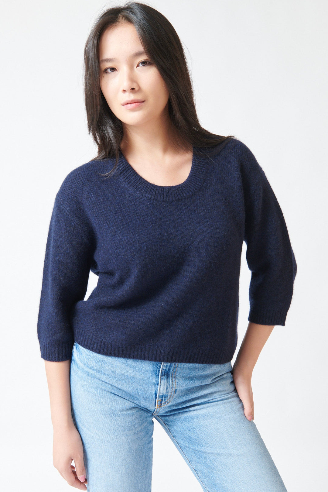 Lilly wearing White + Warren Featherweight Cashmere Scoop Tee Deep Navy front view