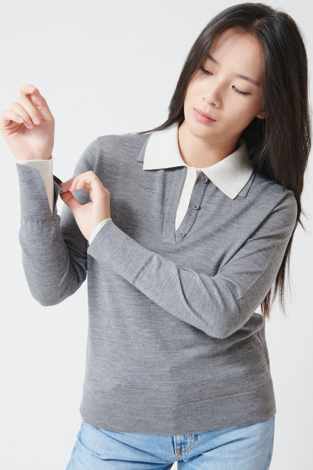 Lilly wearing White + Warren Superfine Merino Layered Polo Pewter Heather White Trim front view
