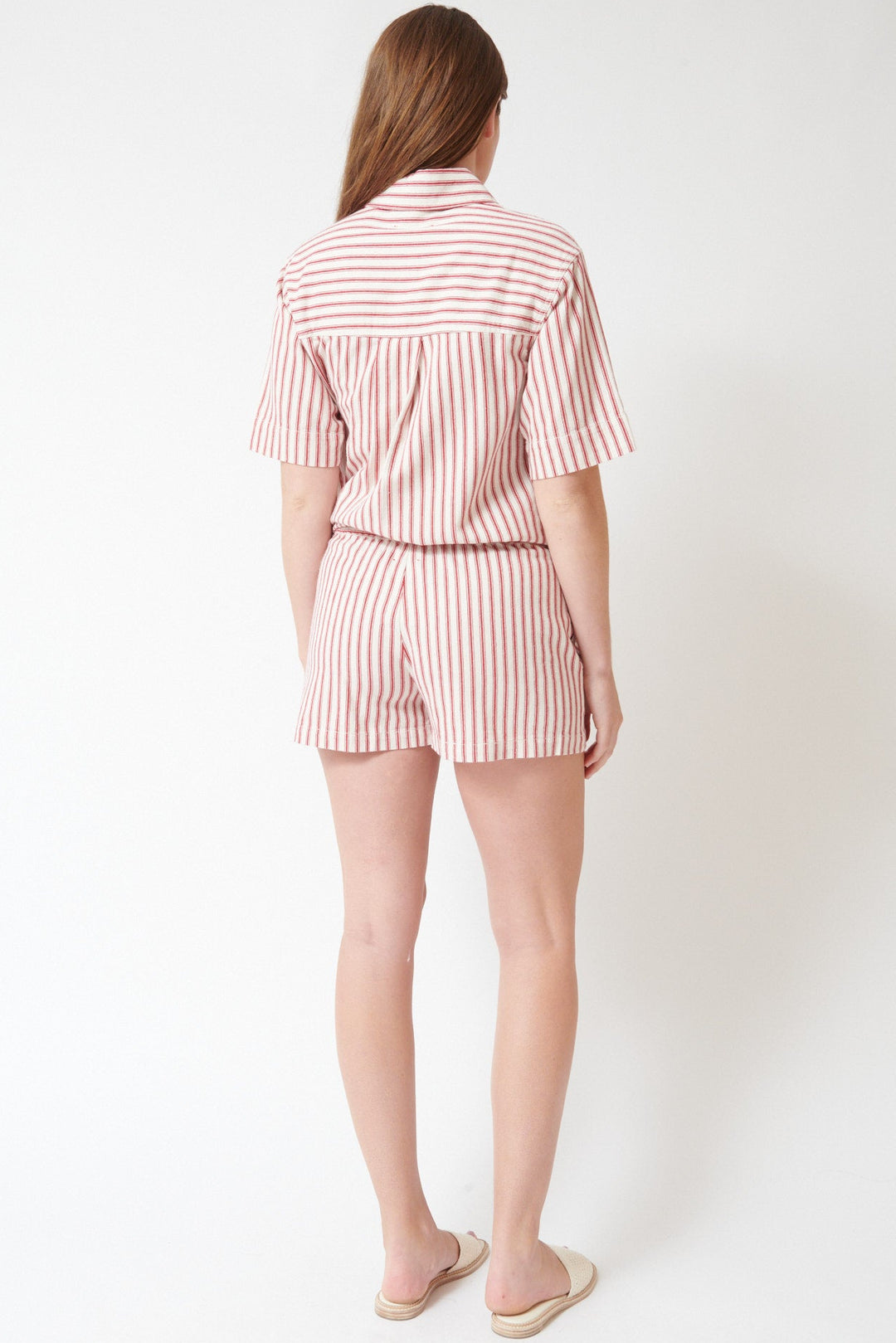 Julia wearing Xirena Zane Short rear view