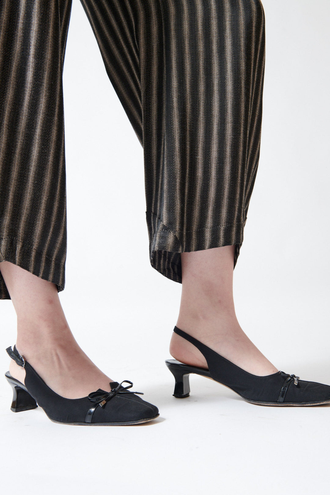 Lilly wearing Zero + Maria Cornejo Aissa Blur Stripe Cargo Pant Brown Black detail view