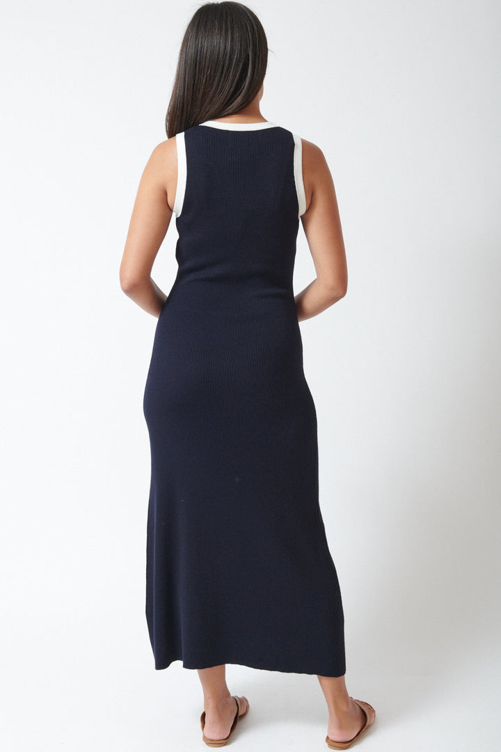 Amanda wearing Allude Touch On Cotton Silk Cashmere Ringer Dress Deep Night Fleur de Sel rear view