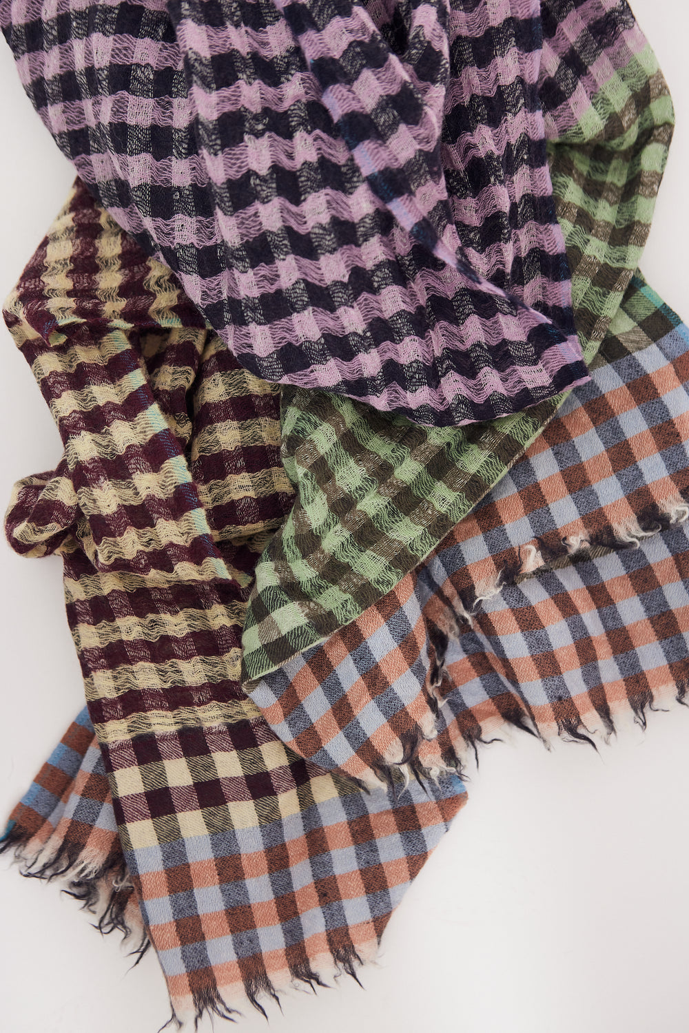 Épice October Garden Shawl 80 x 190 cm laid flat
