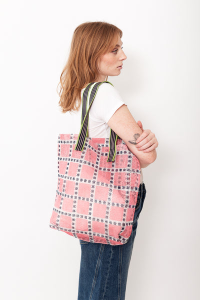 Waverly wearing Épice Kanpur Large Mesh Tote font view