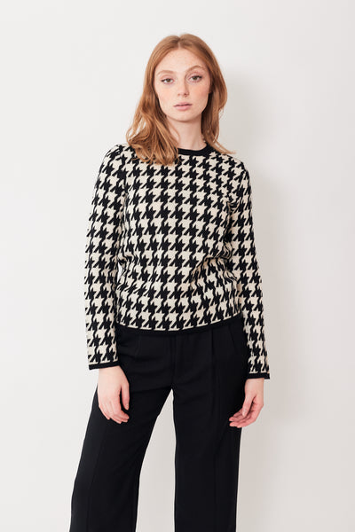 Waverly wearing Comme des Garçons All Wool Houndstooth Crew Sweater front view