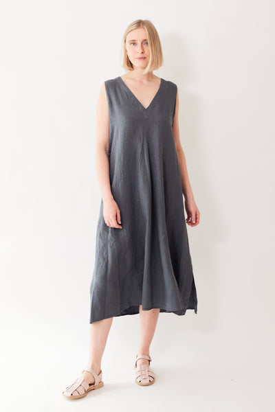 Madi wearing Rosso 35 Side Split Sleeveless Linen Dress With Pockets front view