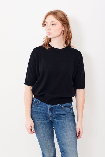 Waverly wearing Allude Cashmere Half Sleeve Sweater front view