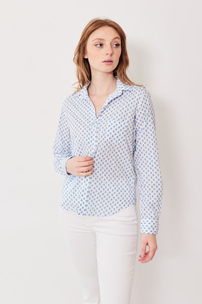 Waverly wearing Frank & Eileen Barry L/S Button Down front view