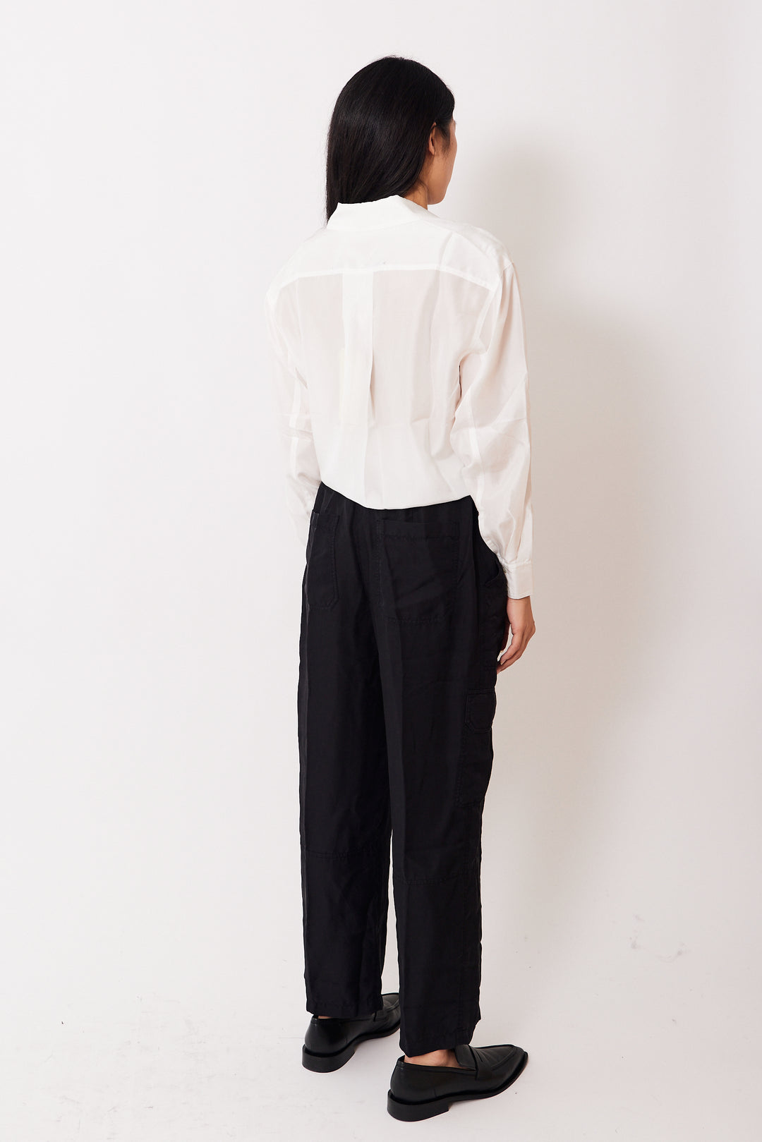 Madelyn wearing Raquel Allegra Elysian Pant rear view