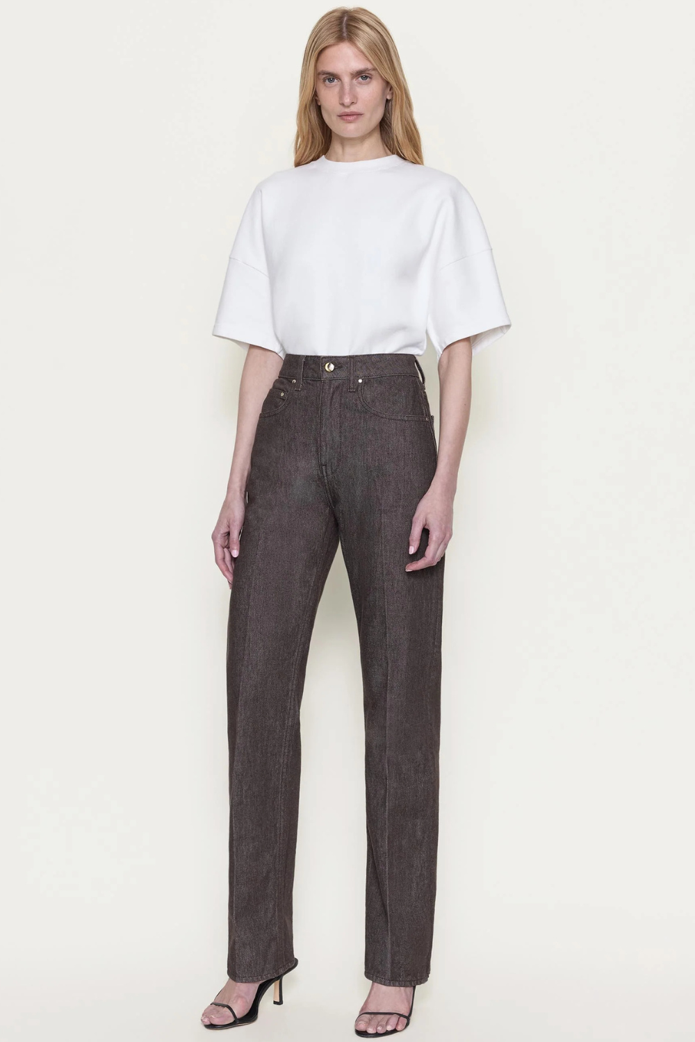 Model wearing OSSOU Noon Jean Sorrel Wash front view