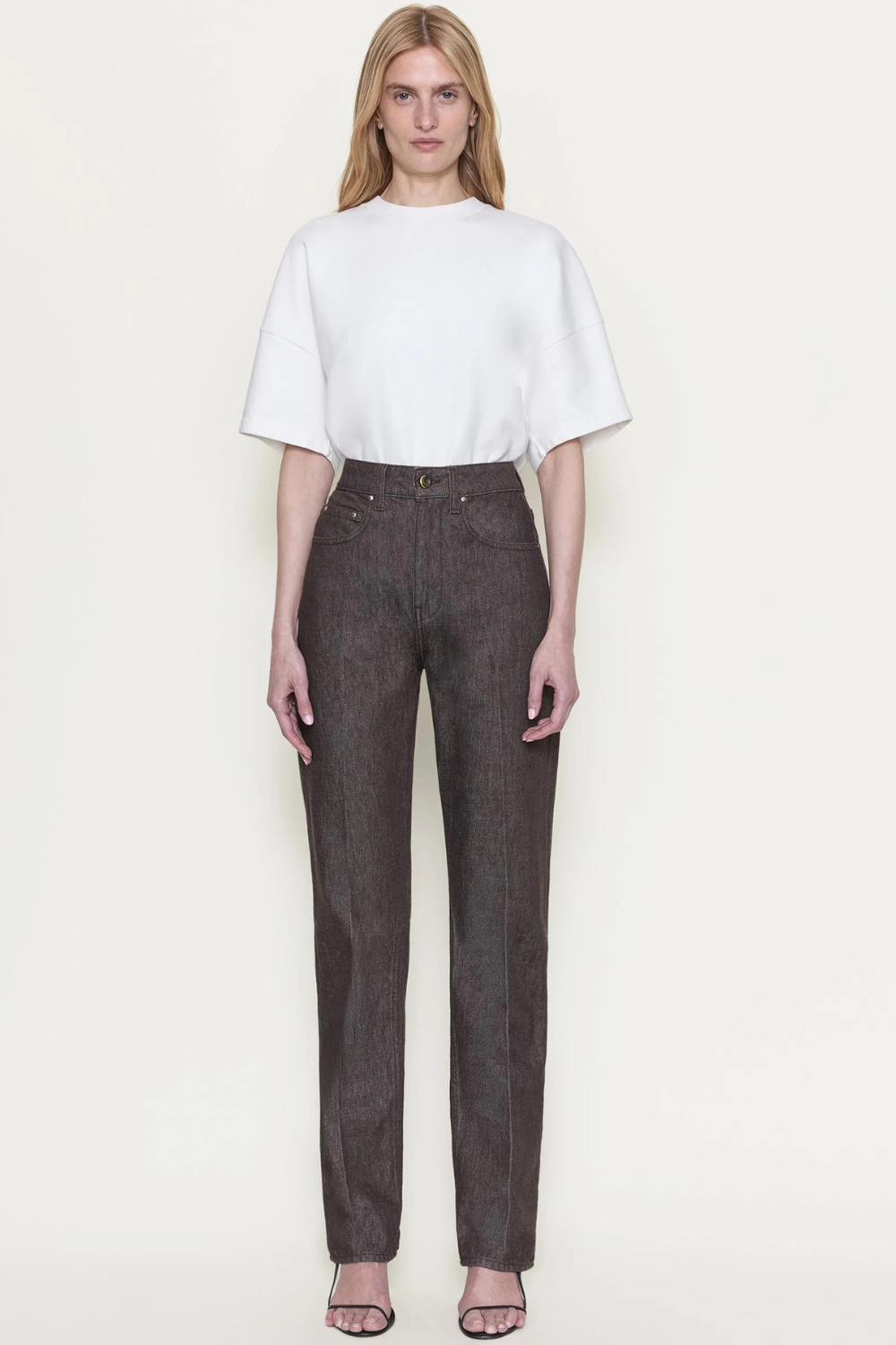 Model wearing OSSOU Noon Jean Sorrel Wash front view