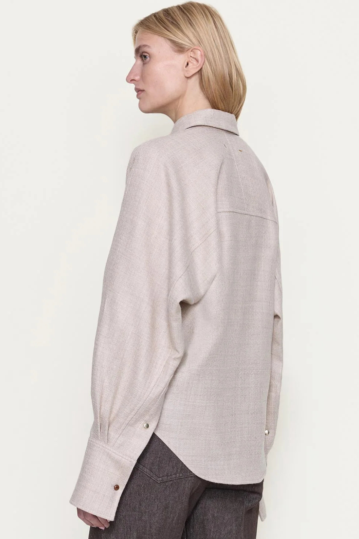 Model wearing OSSOU Ridge Shirt Rye rear view