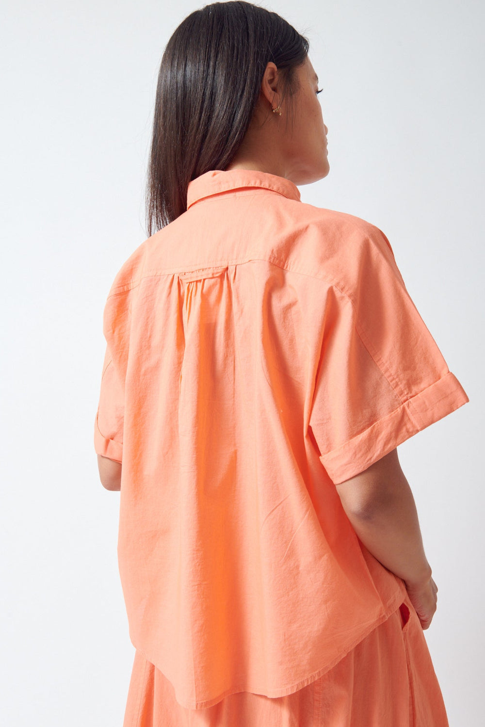 Amanda wearing Lilla P Elbow Sleeve Button Down rear view