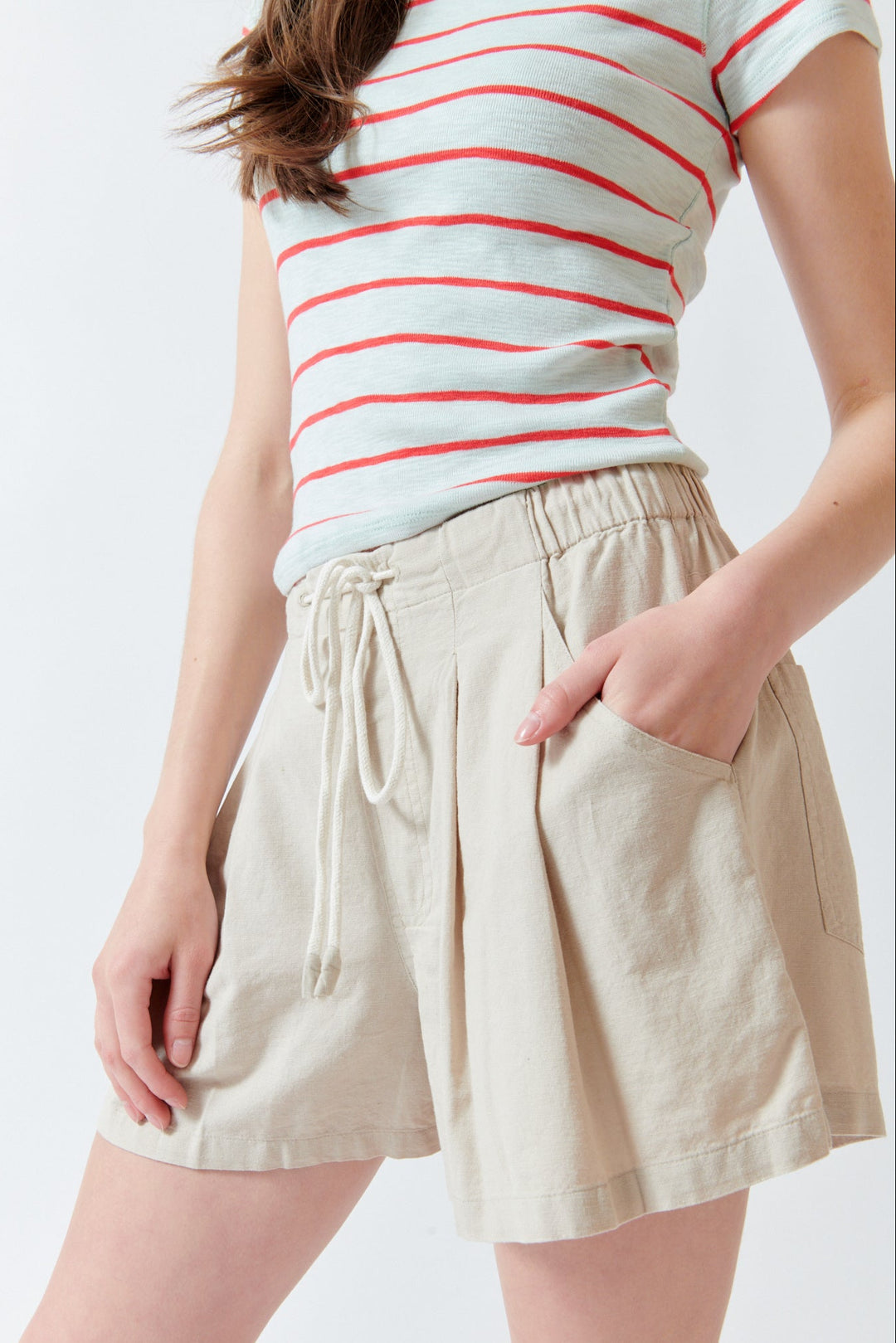 Angela wearing Lilla PLinen Blend Easy Short Bamboo front/detail view