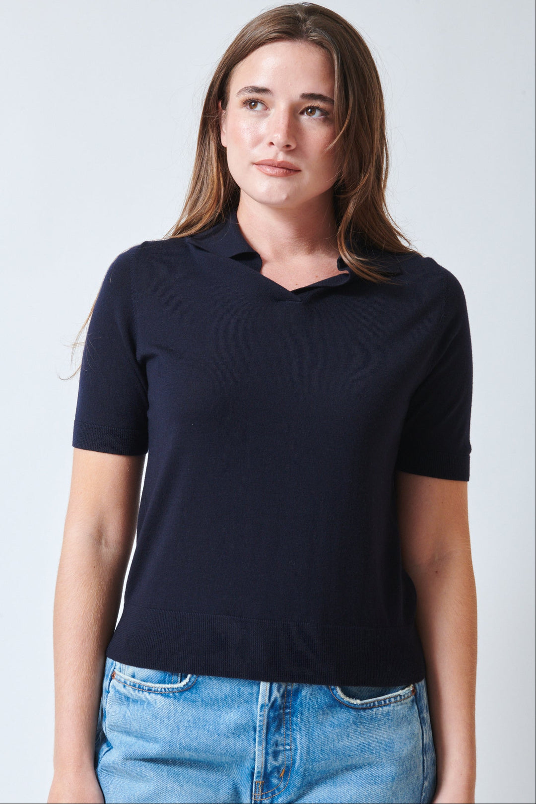 Julia wearing Allude Touch On Wool Quarter Sleeve Poloneck Sweater Dark Navy front view
