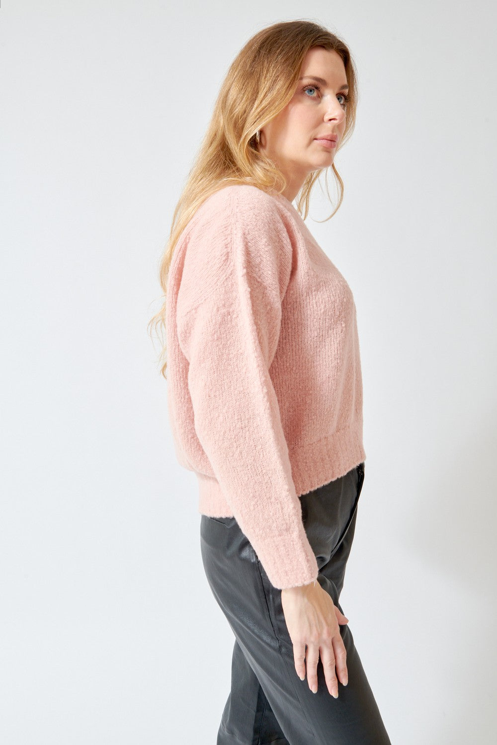 SCAGLIONE Round Neck Boxy Puffed Curve Sweater