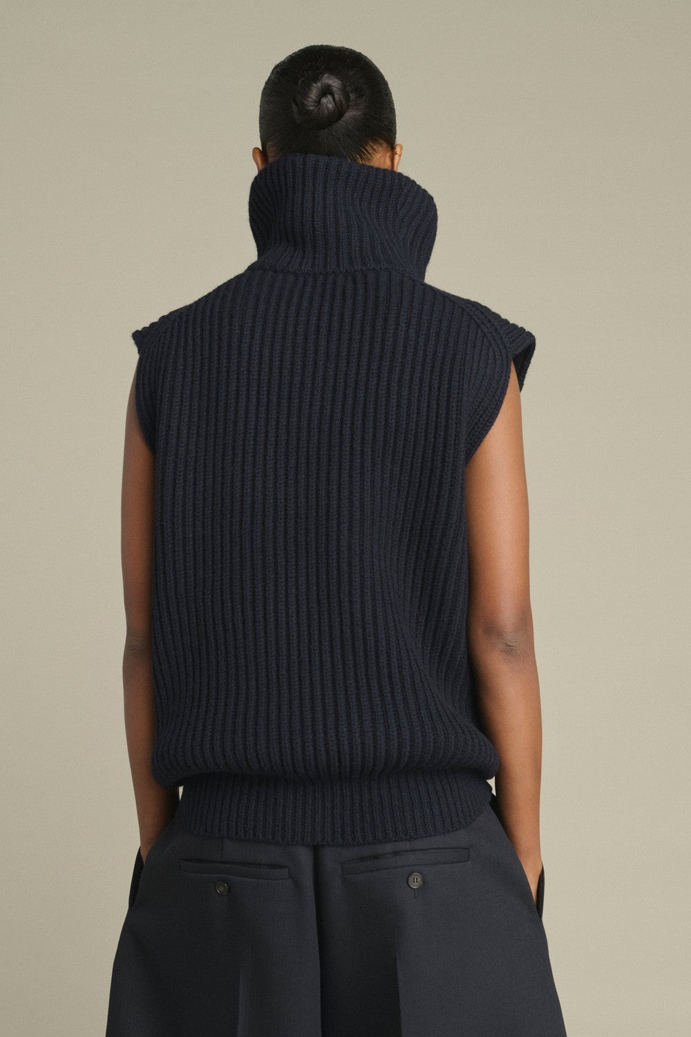 Soeur Kristen Gilet, Navy — Grethen House