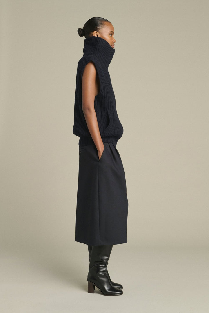 Soeur Kristen Gilet, Navy — Grethen House