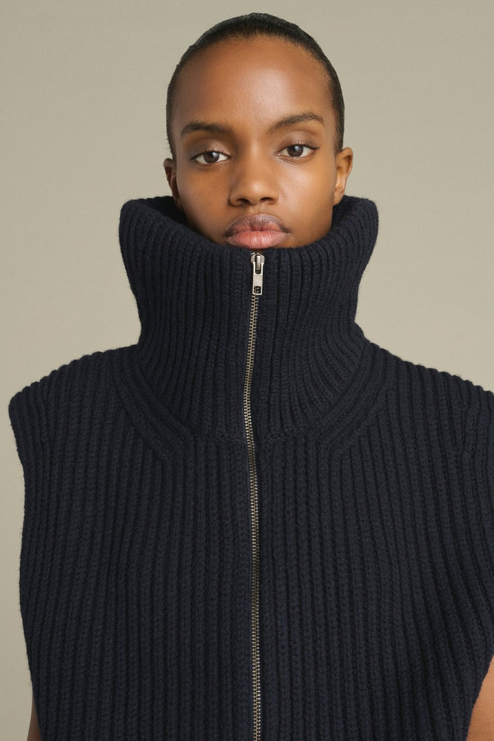 Soeur Kristen Gilet, Navy — Grethen House