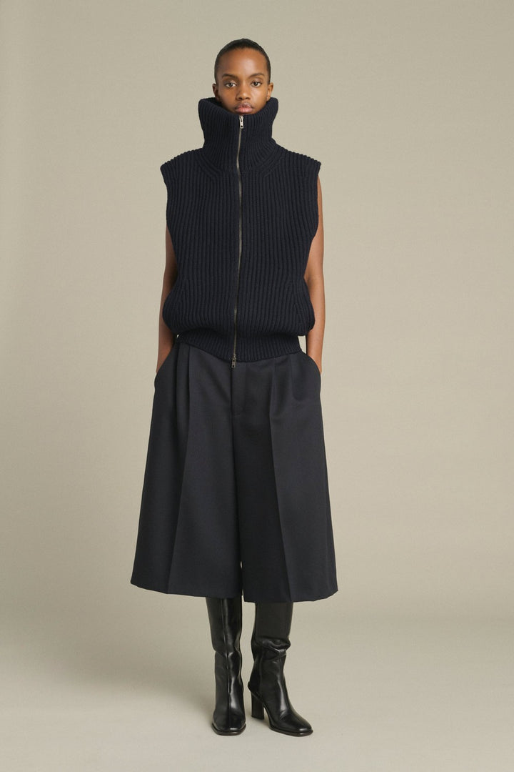 Soeur Kristen Gilet, Navy — Grethen House