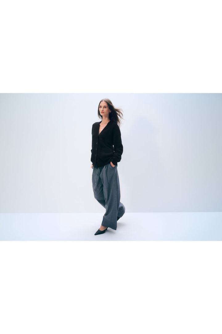 White + Warren Cashmere Luxe Pocket Cardigan in Black, full-length styled view