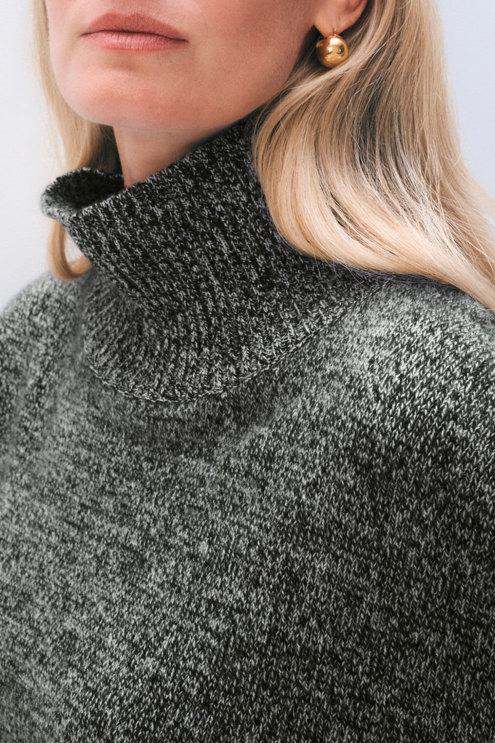 White + Warren Cashmere Oversized Standneck