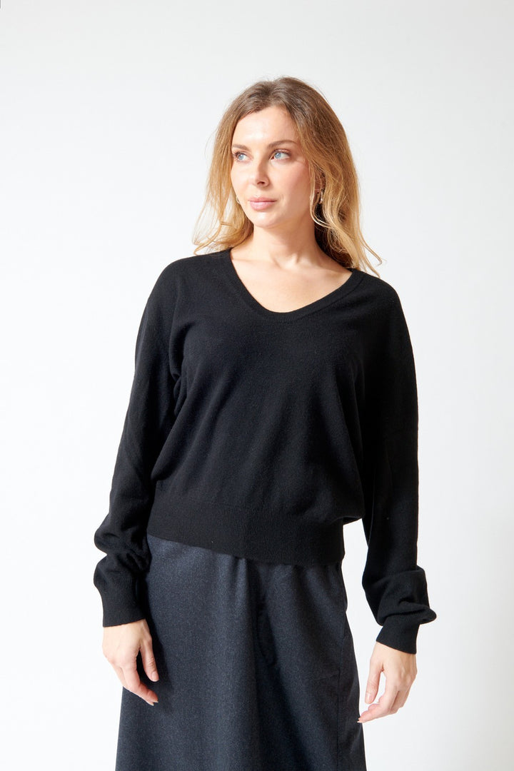 White + Warren Cashmere Scoop Sweater
