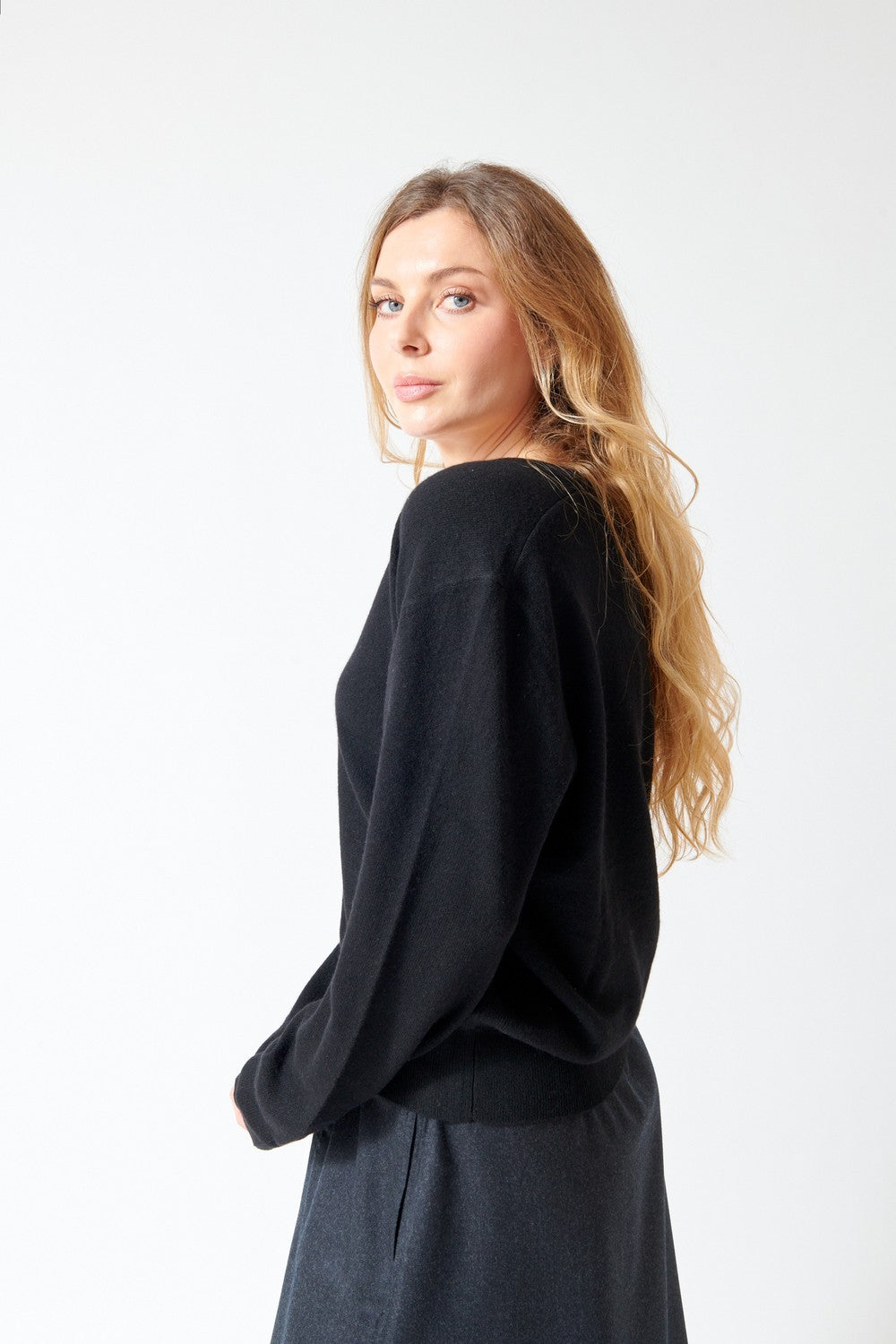 White + Warren Cashmere Scoop Sweater