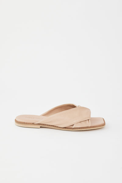 Frēda Salvador Lys Twist Flat